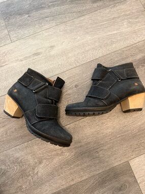 The Art Company Ankle Boots black with wooden heel Size 40 bootie